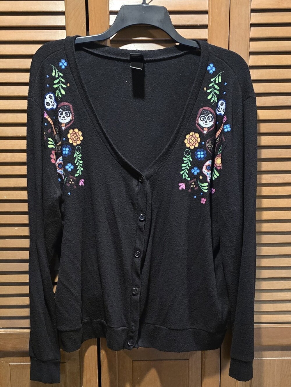 Disney Pixar Coco Embroidered Skull & Floral Black Button Front Cardigan 2X - Picture 3 of 11